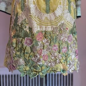 Beautiful and slightly trippy kameez top. Stunning embroidery. Size small